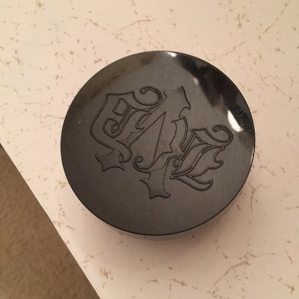 Kat Von D Lock It Setting Powder